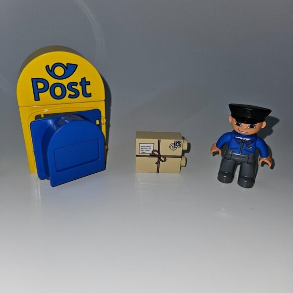 Lego Duplo 5638 Legoville Postman Mail Man Post Office Box Motorcycle COMPLETE - Picture 2 of 13